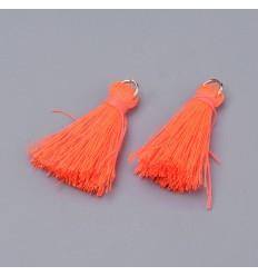 Pompon en polyester 3cm avec anneaux