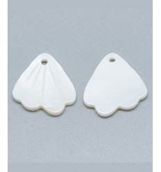 Pendentif nacre pétale