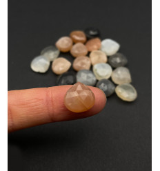 Pierre de lune - goutte à facettes