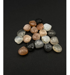 Pierre de lune - goutte à facettes