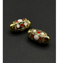 Pendentif mantra arrondi avec émaillage rouge et blanc