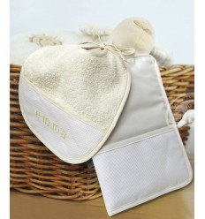 Protège carnet de santé à broder