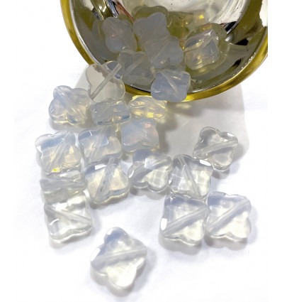 Perle taillée en trèfle - jade teinté