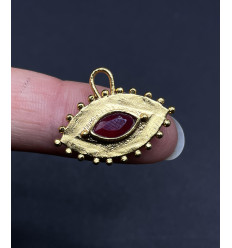 rubis - pendentif oeil pierre sertie en amande
