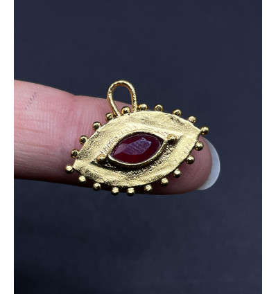 rubis - pendentif oeil pierre sertie en amande