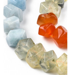 Chapelet mélange de pierres taillées