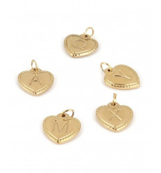 Pendentif coeur gravé d'une lettre de l'alphabet en acier