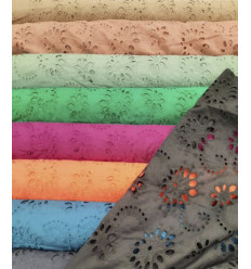 Broderie anglaise vert nil