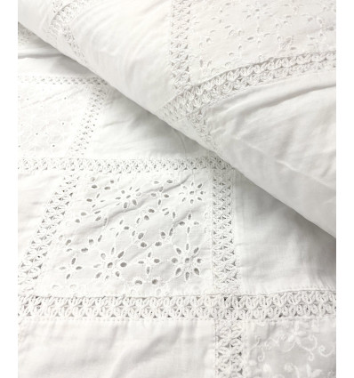 Broderie anglaise quadrillée blanche